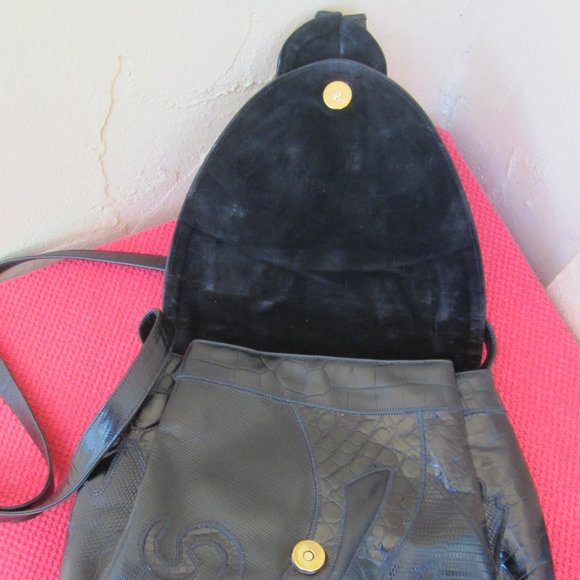 Sharif Mixed Media Adjustable Strap Crossbody or Shoulder Strap Black Purse - Picture 9 of 15